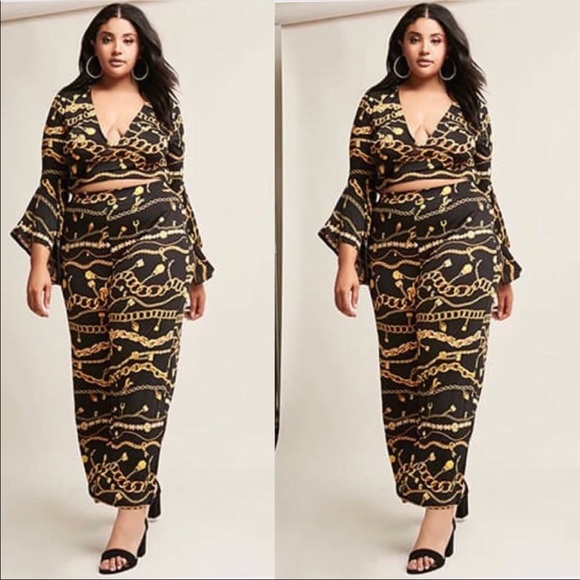 Pants - NWOT Chain Print Top & High-Rise Pant Set(3x)